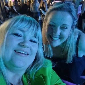 Meet your Posher, Pauline